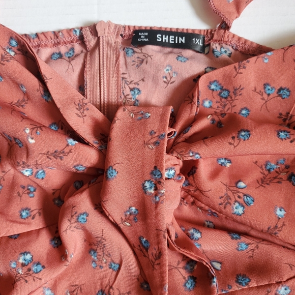 *SOLD* Floral dress - Picture 3 of 4